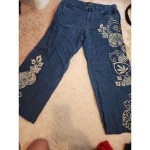 Lauren Ralph Lauren Blue Cropped Pants with White Floral Design